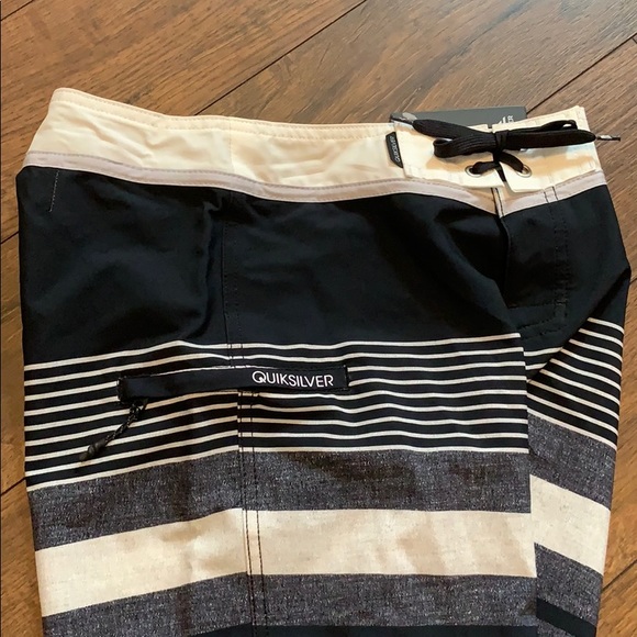 Boardshort - Picture 3 of 3